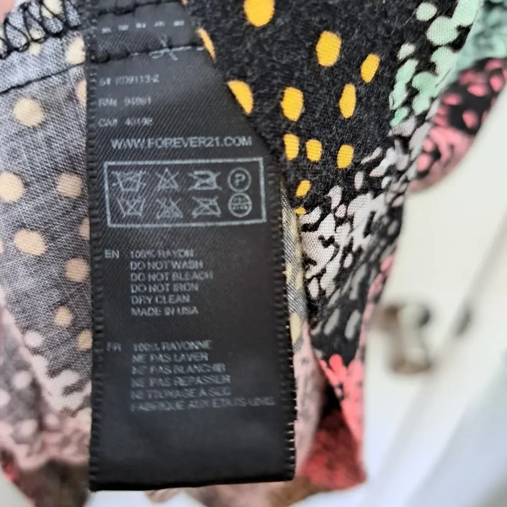 Forever 21+ V Neck Multicolored Cinched Waist 2X Top - Picture 5 of 5